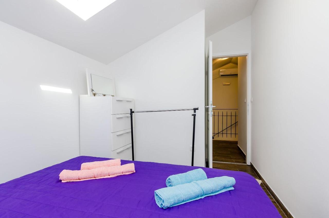 Holiday Home Barbara Стон Экстерьер фото